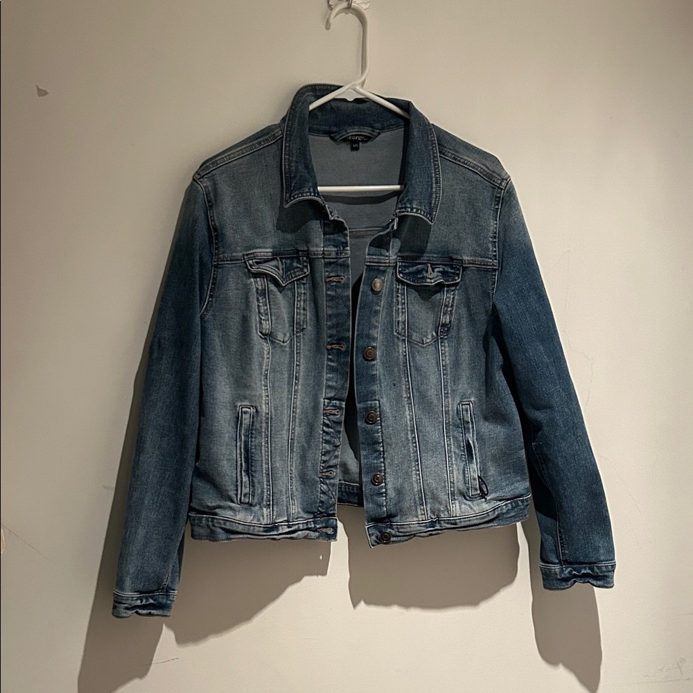 ⭐️ Classic Blue Denim Jacket